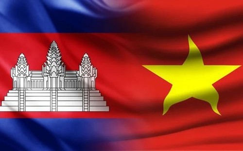 Вьетнамо-камбоджийские отношения следуют традициям и стремятся к будущему  - ảnh 1