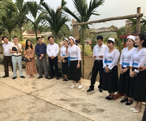 Провинция Нгеан в экспериментальном порядке запустила тур по знакомству с культурой народности Тхо  - ảnh 7
