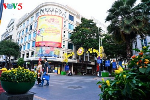 Thành phố Hồ Chí Minh phấn đấu đón hơn 6 triệu du khách quốc tế  - ảnh 1