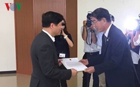 Đại sứ Việt Nam tại Nhật Bản hỗ trợ thực tập sinh điều trị bệnh - ảnh 1