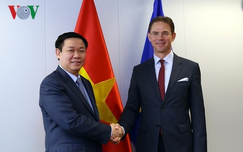 Lãnh đạo EU khẳng định coi trọng Hiệp định EVFTA với Việt Nam - ảnh 1