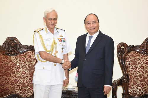 Thủ tướng Nguyễn Xuân Phúc tiếp Chủ tịch Uỷ ban Tham mưu trưởng kiêm Tư lệnh Hải quân Ấn Độ - ảnh 1
