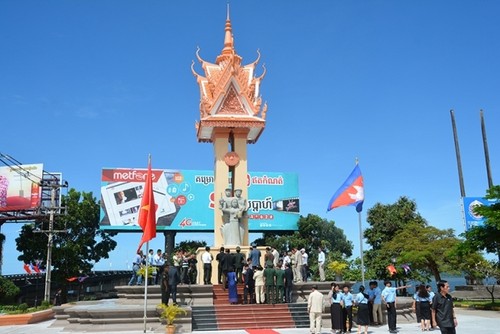 Khánh thành Đài hữu nghị Việt Nam-Campuchia tại tỉnh Koh Kong - ảnh 2