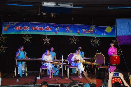  Dạy tiếng Việt và âm nhạc truyền thống - cách truyền bá văn hóa VN tại Pháp - ảnh 4