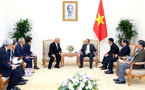 Thủ tướng Nguyễn Xuân Phúc tiếp cố vấn nội các của Thủ tướng Nhật Bản - ảnh 1
