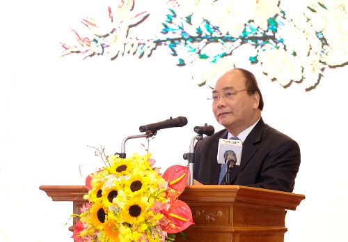 Thủ tướng Nguyễn Xuân Phúc gặp mặt cán bộ hưu trí Văn phòng Chính phủ  - ảnh 1