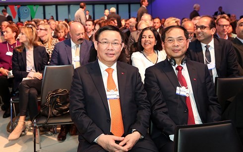 Phó Thủ tướng Vương Đình Huệ tham dự các hoạt động tại WEF 2018 - ảnh 1