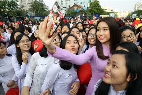 Lễ hội ” Duyên dáng áo dài Thành phố Hồ Chí Minh” 2018 - ảnh 1