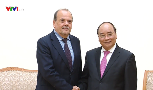 Thủ tướng Nguyễn Xuân Phúc tiếp Đại sứ Chile chào từ biệt - ảnh 1
