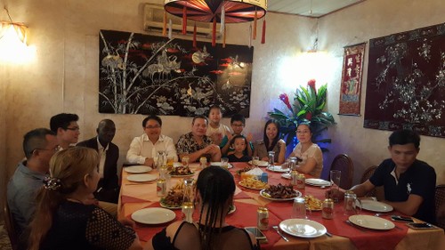 Đại sứ quán Việt Nam gặp mặt cộng đồng người Việt tại Mali - ảnh 3