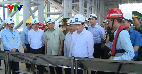 Phó Thủ tướng Trịnh Đình Dũng kiểm tra công tác chuẩn bị vận hành thử nghiệm lò cao số 2 của Fomosa  - ảnh 1