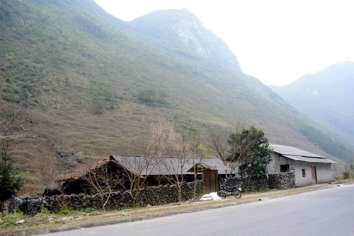 Kiến trúc nhà ở của người Mông ở Hà Giang - ảnh 2