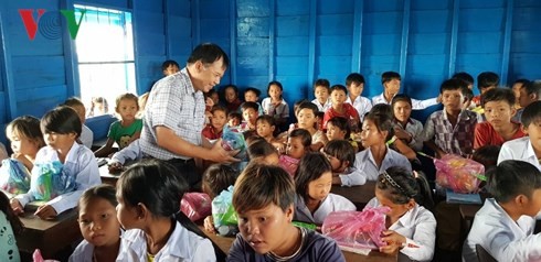 Khánh thành lớp học cho Việt kiều tại tỉnh Pursat (Campuchia) - ảnh 3