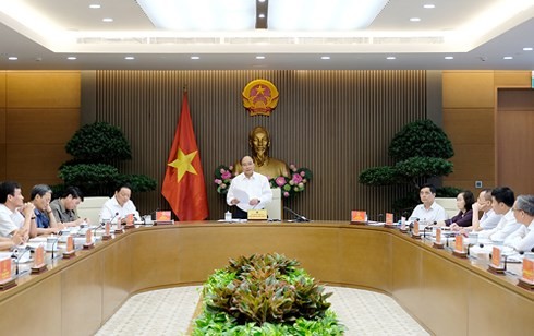 Thủ tướng Nguyễn Xuân Phúc chủ trì họp về chiến lược biển - ảnh 1