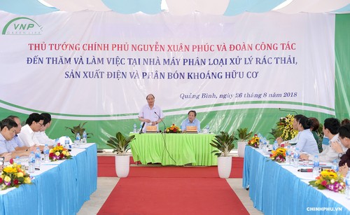 Thủ tướng  Nguyễn Xuân Phúc thăm mô hình xử lý rác thải tại Quảng Bình - ảnh 1