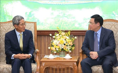 Phó Thủ tướng Vương Đình Huệ tiếp lãnh đạo Tập đoàn Tài chính Kookmin Hàn Quốc  - ảnh 1
