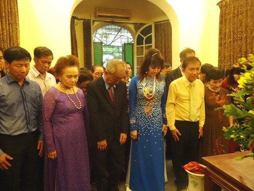 Đoàn cựu giáo viên kiều bào Thái Lan về thăm Hà Nội - ảnh 16