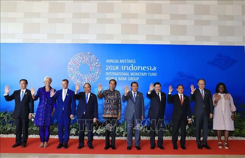 Thủ tướng Nguyễn Xuân Phúc tham dự khai mạc Hội nghị thường niên IMF - WB - ảnh 1