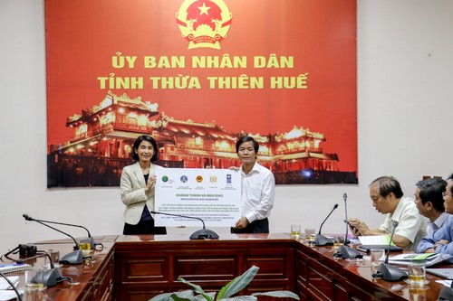 Thừa Thiên Huế tiếp nhận 107 ngôi nhà an toàn chống bão lũ cho các hộ nghèo - ảnh 1