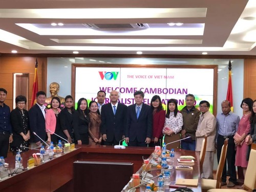  Đài Tiếng nói Việt Nam sẽ tiếp tục hỗ trợ kỹ thuật cho ngành phát thanh của Campuchia   - ảnh 1