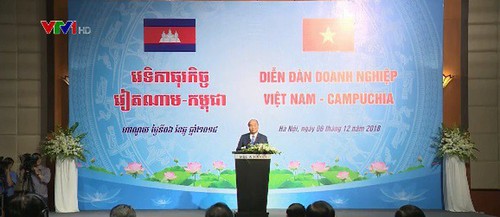  Thủ tướng Việt Nam và Campuchia dự Diễn đàn doanh nghiệp hai nước - ảnh 1