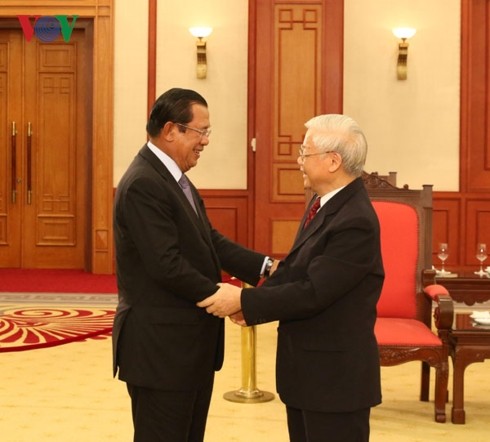Tổng Bí thư, Chủ tịch nước Nguyễn Phú Trọng tiếp Thủ tướng Chính phủ Hoàng gia Campuchia Samdech Techo Hun Sen - ảnh 1