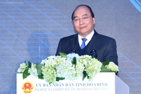 Thủ tướng Nguyễn Xuân Phúc dự Hội nghị xúc tiến đầu tư tỉnh Hòa Bình - ảnh 1