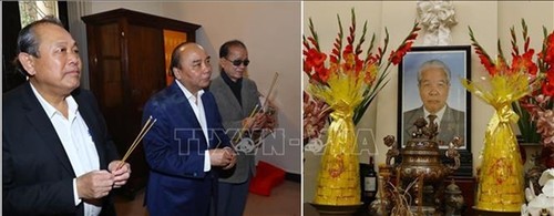Thủ tướng Nguyễn Xuân Phúc dâng hương tưởng nhớ các nguyên lãnh đạo Đảng, Nhà nước qua các thời kỳ - ảnh 1