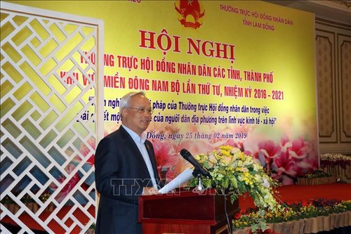 Phó Chủ tịch Quốc hội Uông Chu Lưu chủ trì Hội nghị Thường trực HĐND khu vực Đông Nam Bộ - ảnh 1