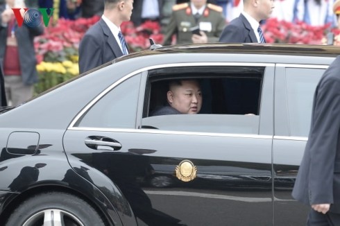  Chủ tịch Triều Tiên Kim Jong-un rời ga Đồng Đăng về Hà Nội - ảnh 5