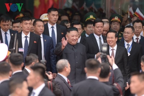  Chủ tịch Triều Tiên Kim Jong-un rời ga Đồng Đăng về Hà Nội - ảnh 2