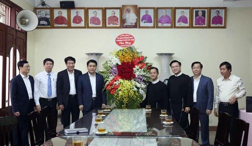 Chủ tịch UBND thành phố Hà Nội chúc mừng Linh mục Trịnh Ngọc Hiên - ảnh 1