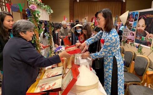 Việt Nam tham gia Hội chợ từ thiện tại Nhật Bản - ảnh 1