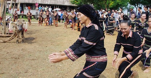 Già làng nghệ nhân Avẻ: Người giữ hồn văn hóa dân tộc Giẻ Triêng    - ảnh 4