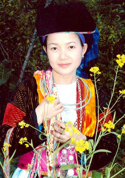 Đặc trưng trang phục của phụ nữ dân tộc Mông Trắng, Hà Giang - ảnh 2