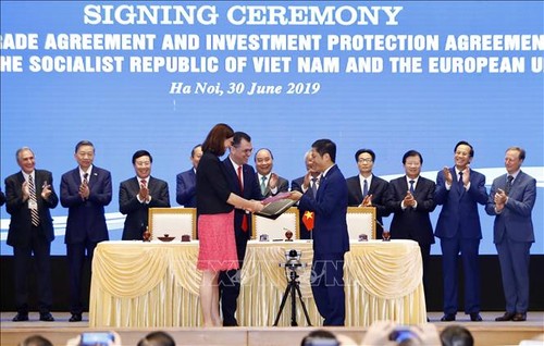 Truyền thông quốc tế đưa tin Việt Nam và EU ký Hiệp định thương mại tự do - ảnh 1