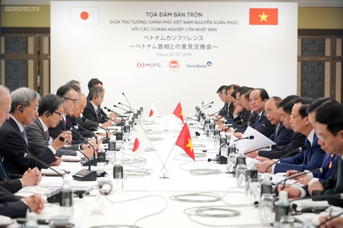 Thủ tướng Nguyễn Xuân Phúc tọa đàm với lãnh đạo các tập đoàn hàng đầu của Nhật Bản - ảnh 1