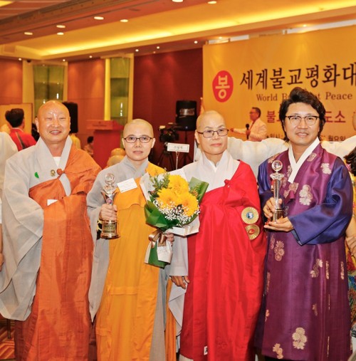Sư cô Thích Nữ Giới Tánh nhận giải thưởng Hòa bình Phật giáo thế giới - ảnh 3