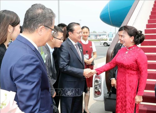 Chủ tịch Quốc hội Nguyễn Thị Kim Ngân đến Bắc Kinh, tiếp tục chuyến thăm chính thức Trung Quốc - ảnh 1