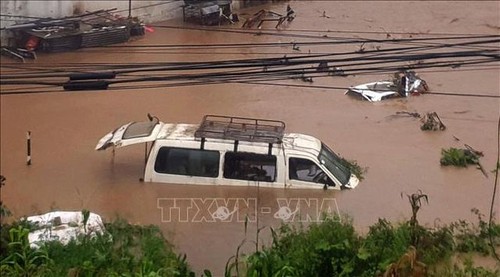 Đưa đoàn khách du lịch bị kẹt do mưa lớn và sạt lở đường về thủ đô Kathmandu - Nepal an toàn - ảnh 1
