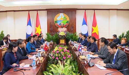 Chủ tịch Quốc hội Nguyễn Thị Kim Ngân hội đàm với Chủ tịch Quốc hội Lào Pany Yathotu - ảnh 1