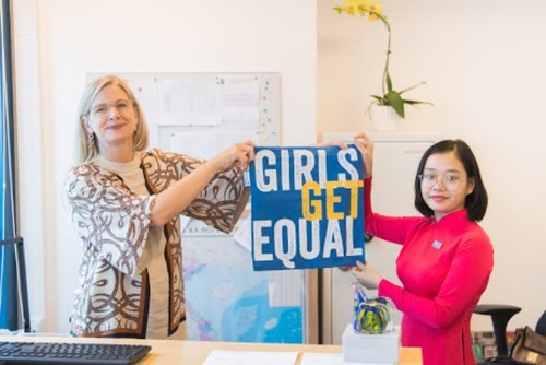 Đại sứ Thụy Điển tại Việt Nam ” Trao quyền cho trẻ em gái” - ảnh 1