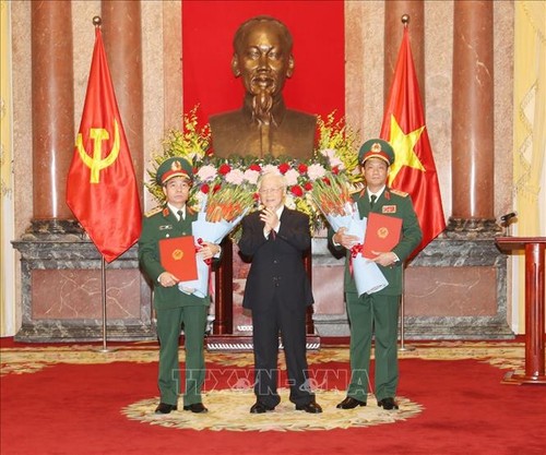 Tổng Bí thư, Chủ tịch nước Nguyễn Phú Trọng trao Quyết định thăng quân hàm cho 2 tướng lĩnh Quân đội - ảnh 1