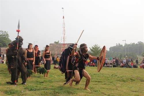 Điệu múa Xoang truyền thống của người Ba Na - ảnh 1