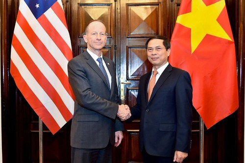 Việt Nam – Hoa Kỳ công bố biểu tượng kỷ niệm 25 năm thiết lập quan hệ ngoại giao - ảnh 1