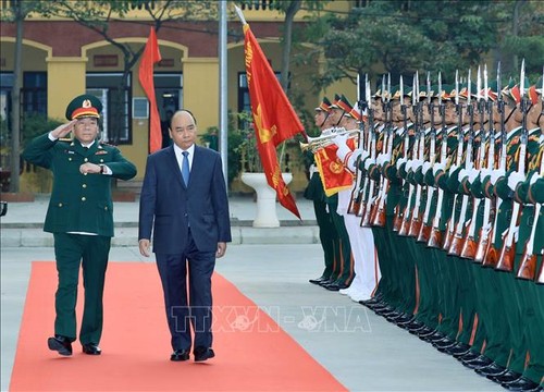 Thủ tướng Nguyễn Xuân Phúc thăm và làm việc tại Binh chủng Tăng Thiết giáp    - ảnh 1