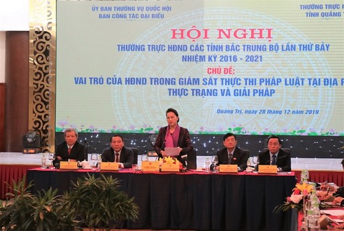 Chủ tịch Quốc hội Nguyễn Thị Kim Ngân dự Hội nghị thường trực HĐND - ảnh 1