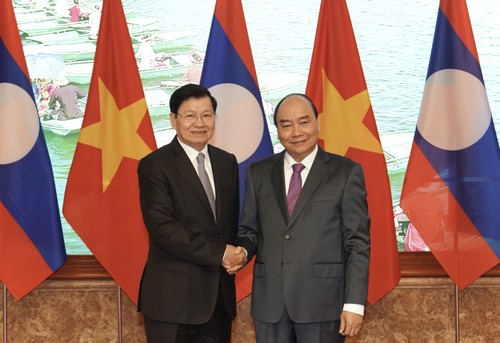 Việt Nam-Lào thảo luận chiến lược hợp tác 10 năm tới - ảnh 1