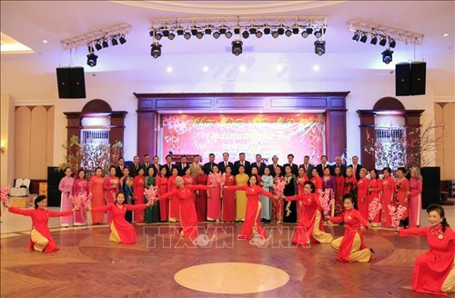 Câu lạc bộ đồng hương Xieng Khouang ở Thủ đô Vientiane gặp mặt đầu Xuân Canh Tý - ảnh 1
