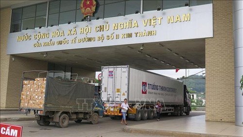 Xuất khẩu trên 6.500 tấn nông sản qua cửa khẩu Lào Cai - ảnh 1